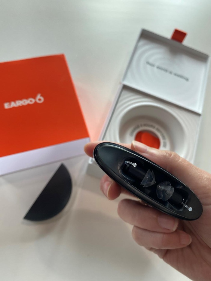 Eargo hearing aid charging case